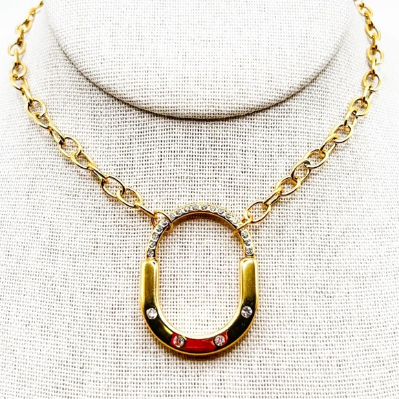 NWOT Beautiful 18 k gold plated stainless steel oval pendant necklace - Picture 10 of 11